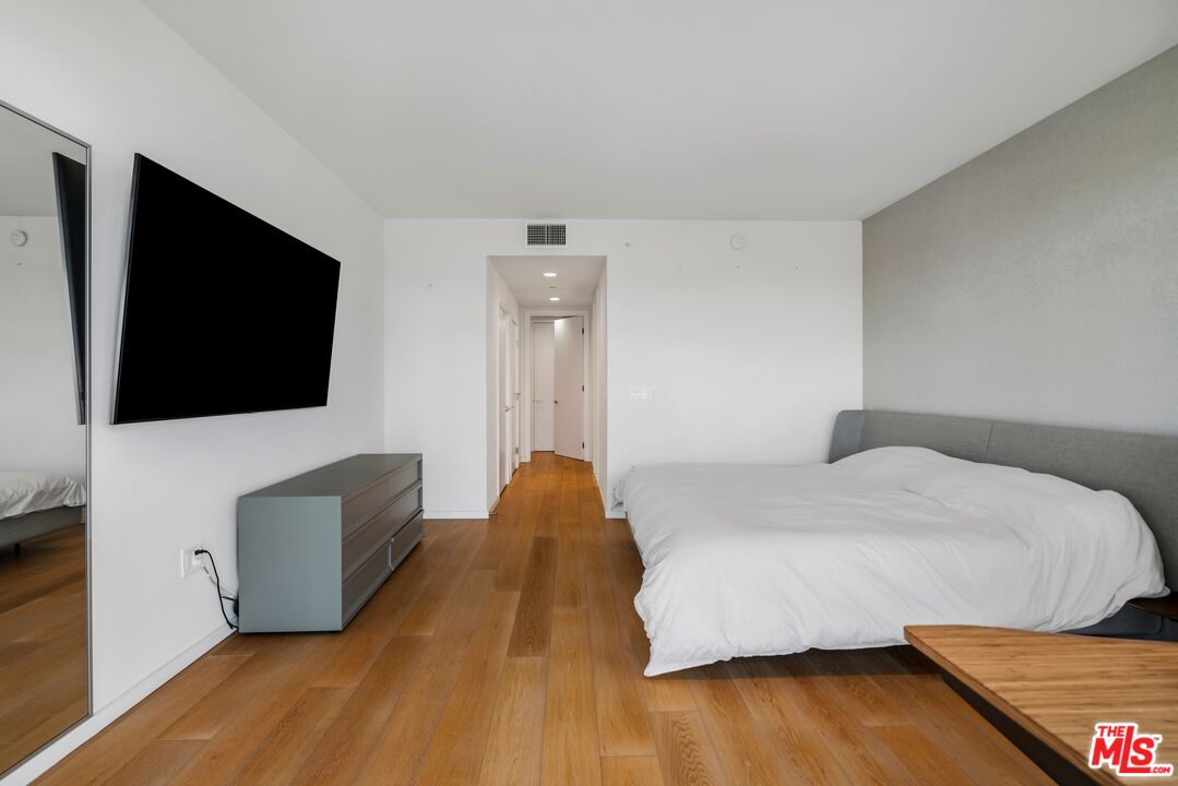 1705 Ocean Ave Unit: 302