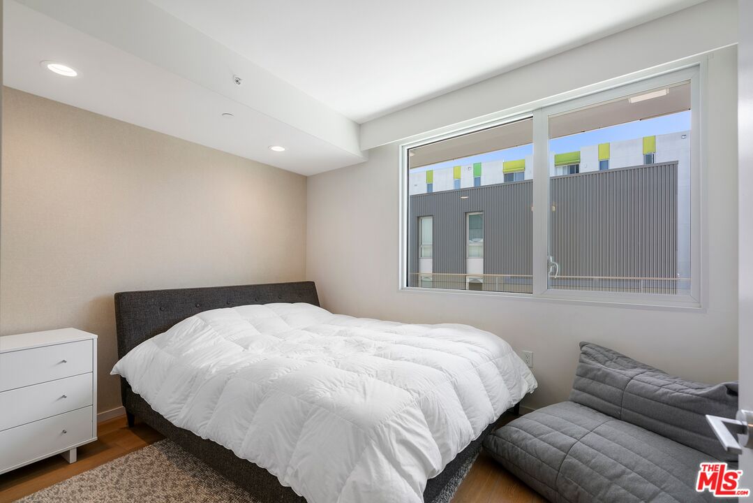 1705 Ocean Ave Unit: 302