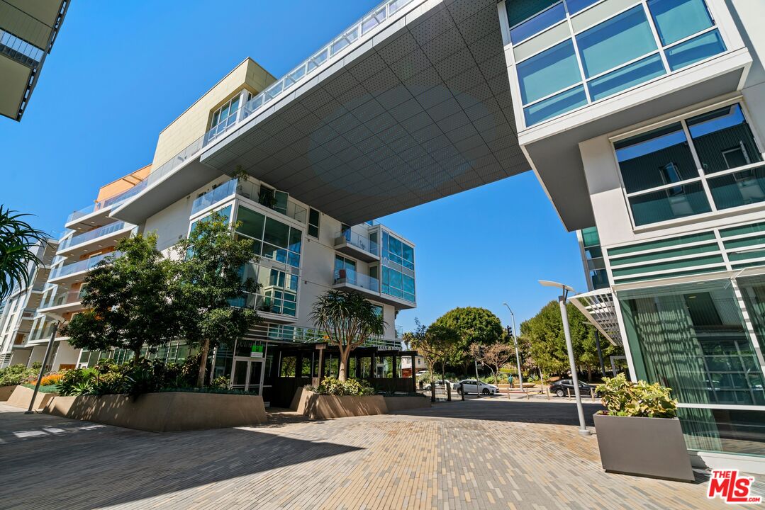 1705 Ocean Ave Unit: 302