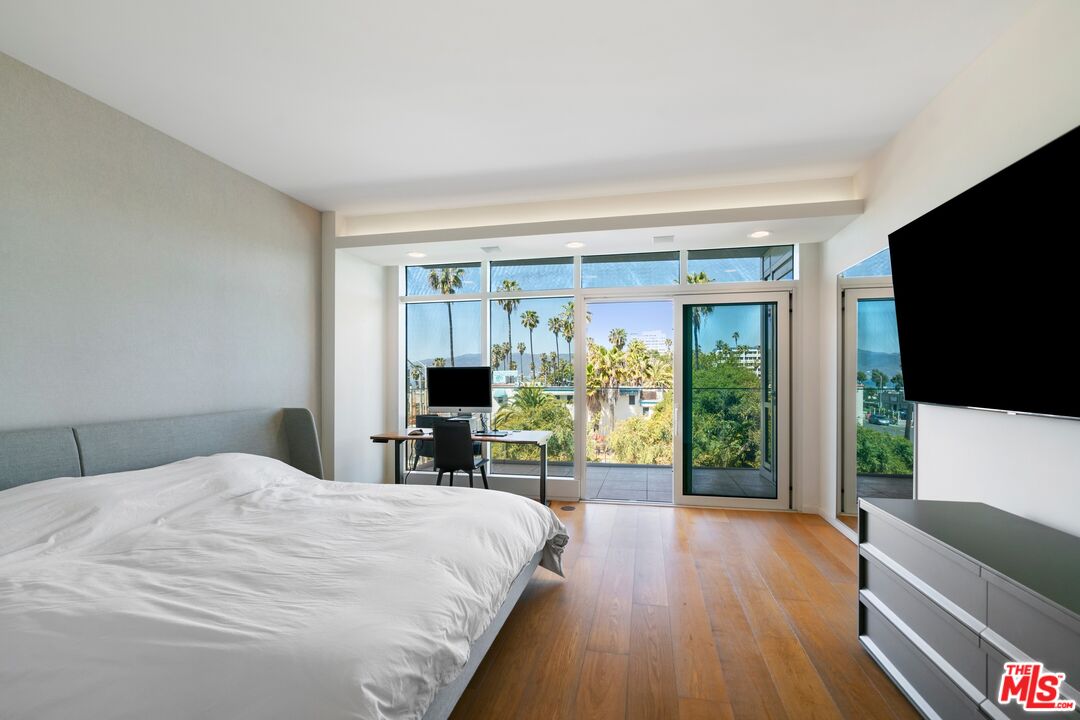 1705 Ocean Ave Unit: 302