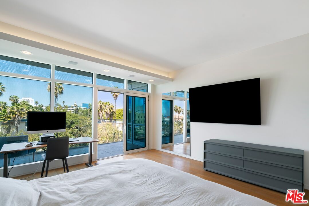 1705 Ocean Ave Unit: 302