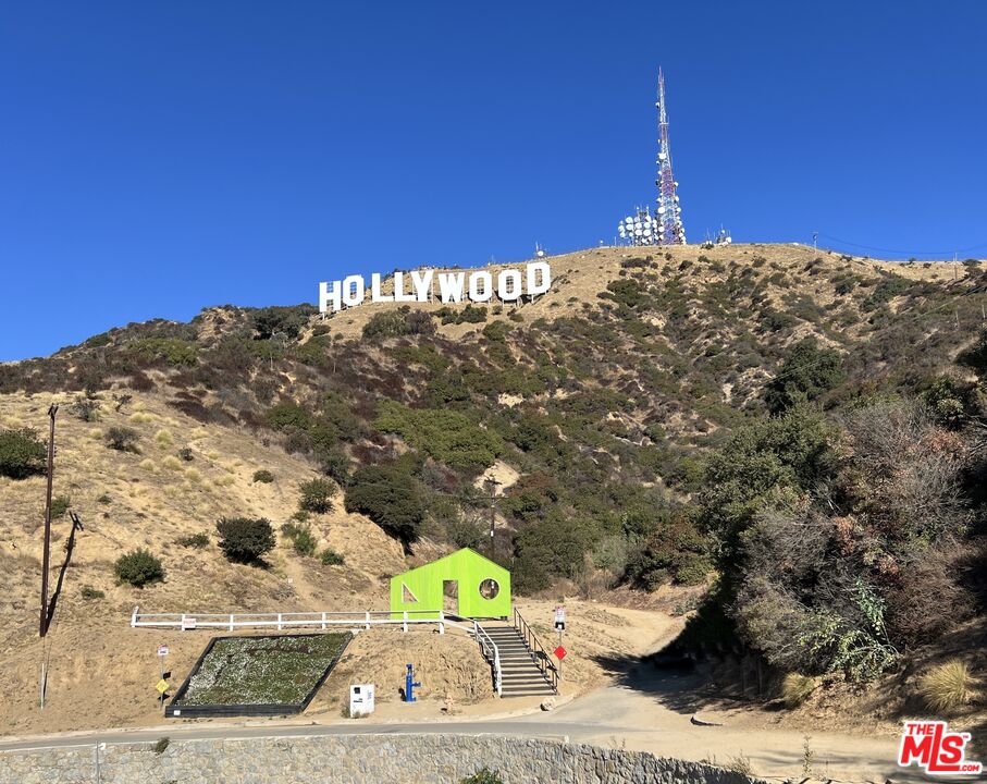 6101 Mulholland Hwy