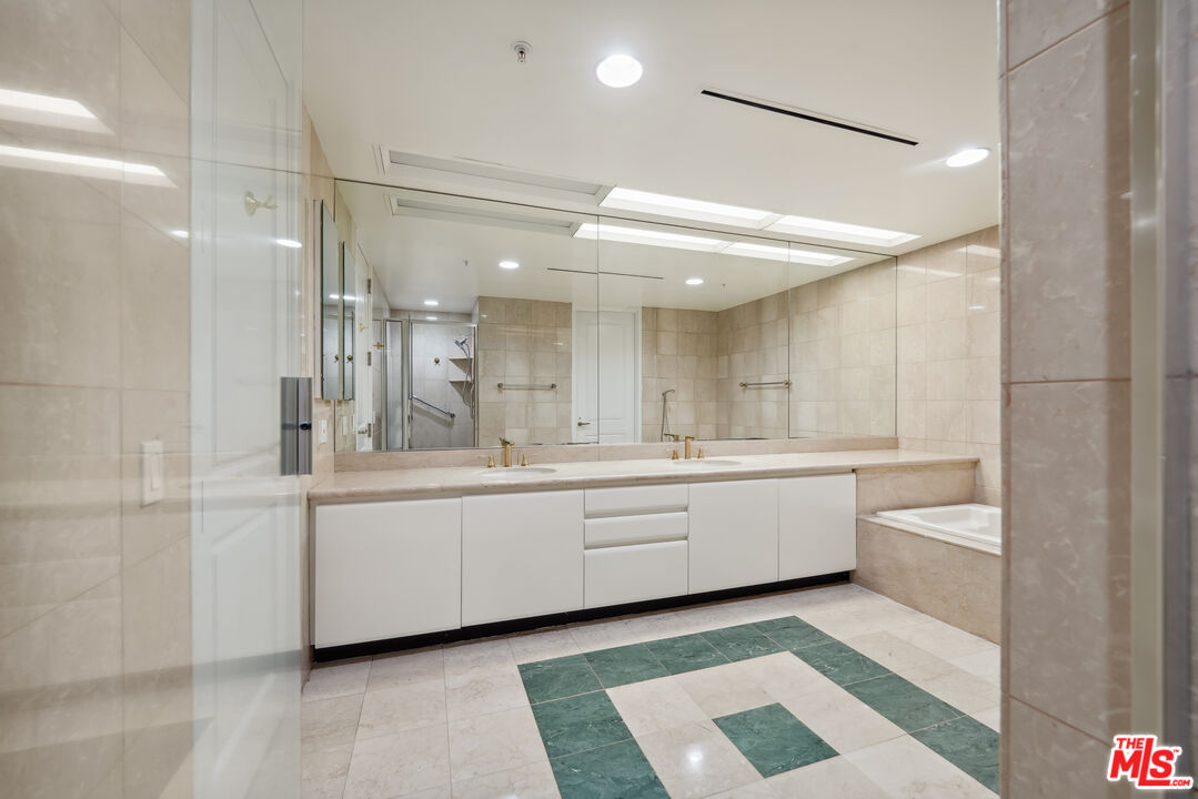 10490 Wilshire Blvd Unit: 303