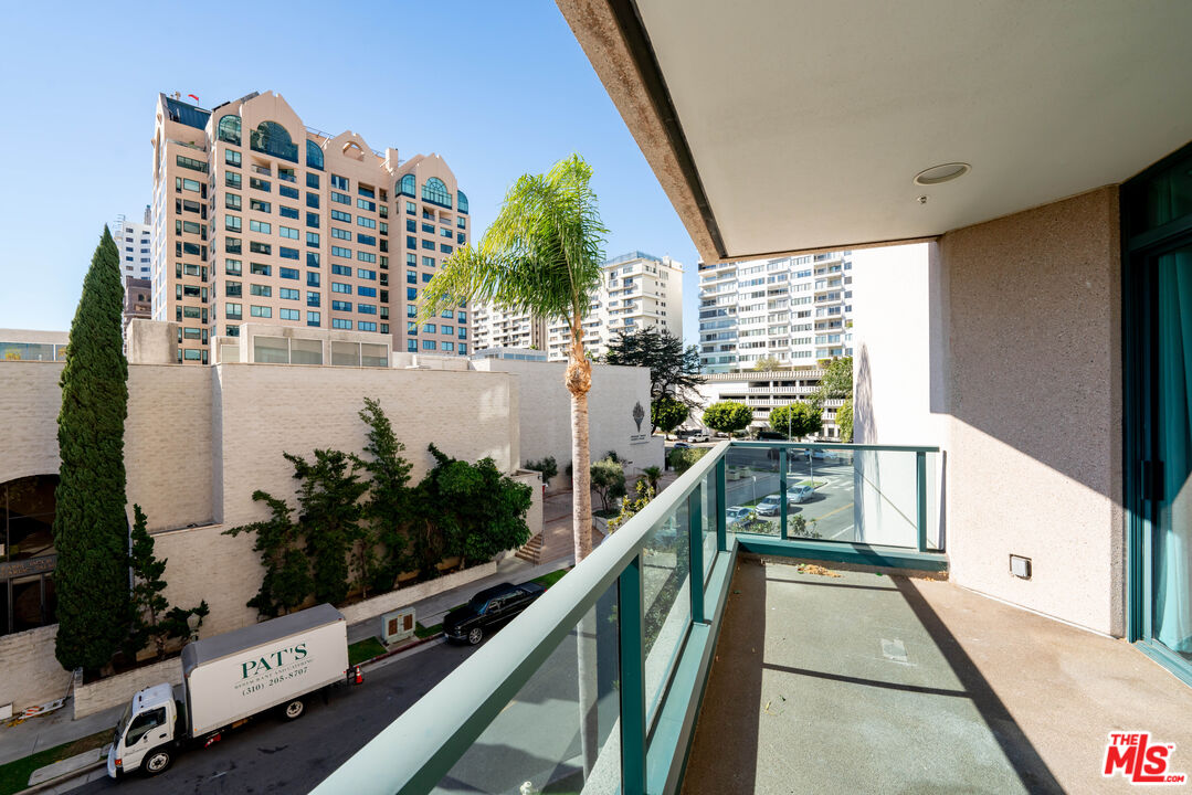 10490 Wilshire Blvd Unit: 303