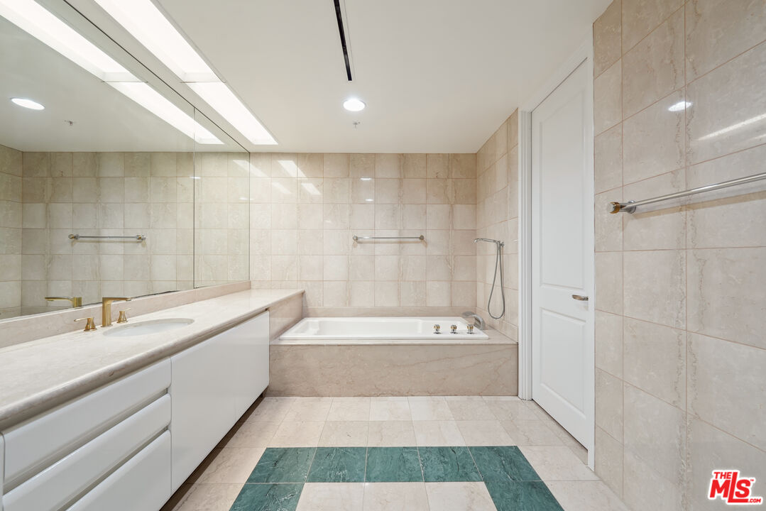 10490 Wilshire Blvd Unit: 303