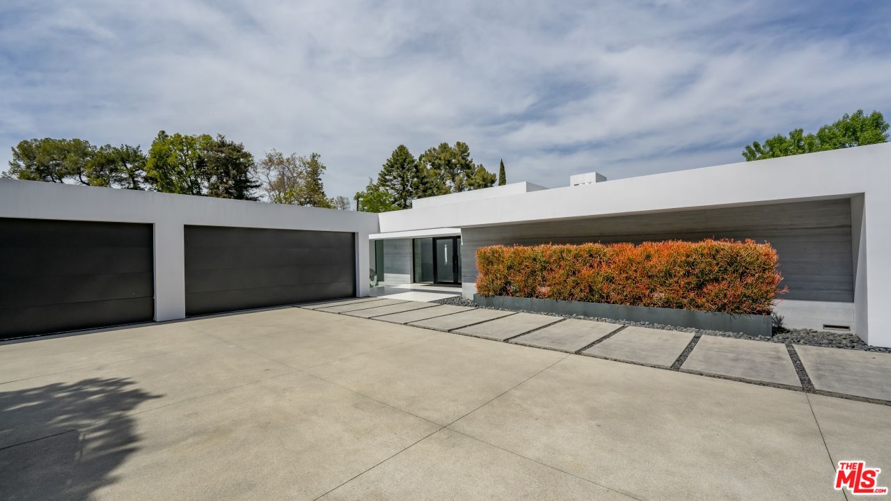16032 VALLEY VISTA BLVD