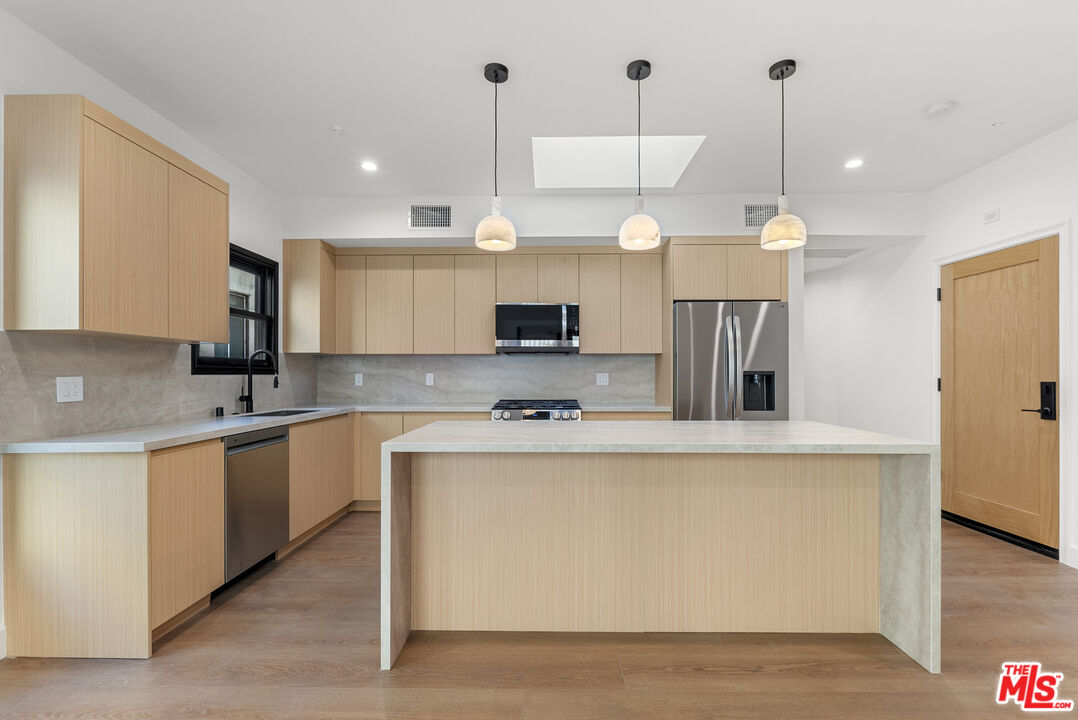 132 S Oakhurst Dr Unit: 7