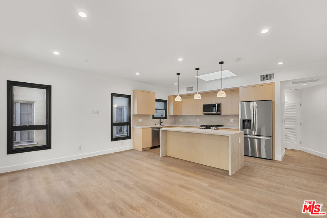 132 S Oakhurst Dr Unit: 7