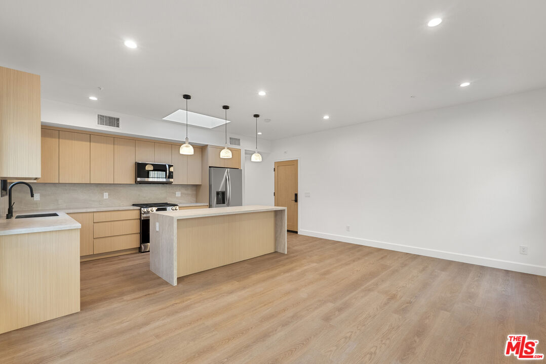 132 S Oakhurst Dr Unit: 7