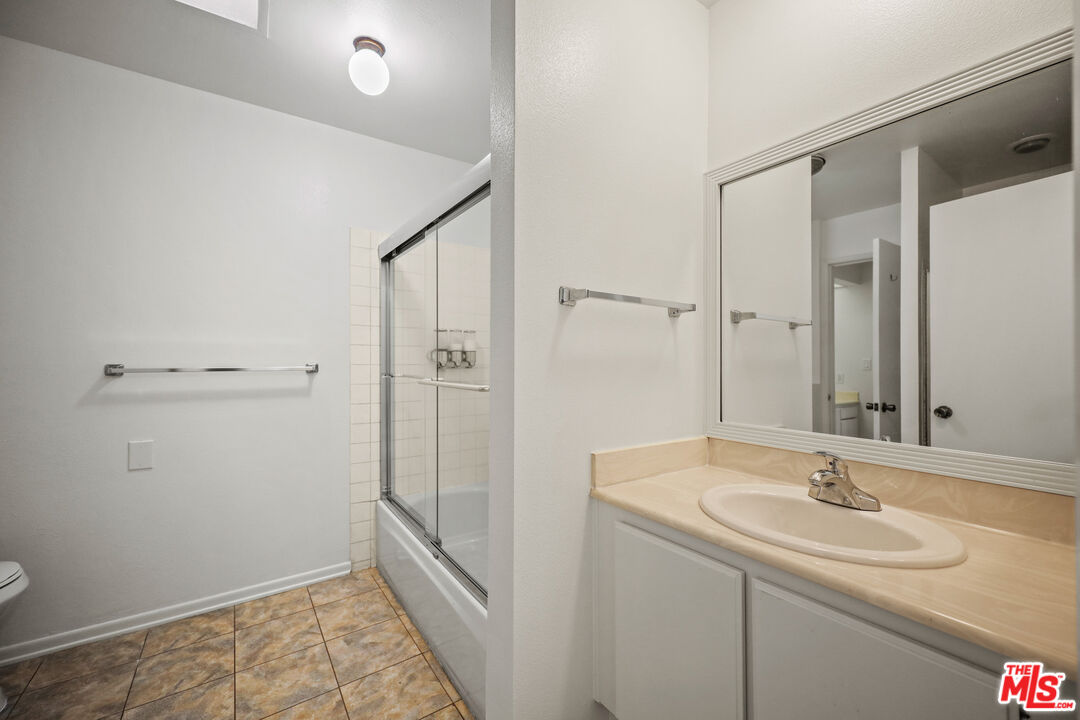 15207 Magnolia Blvd Unit: 116