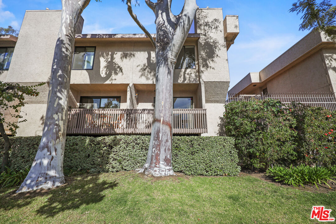 15207 Magnolia Blvd Unit: 116
