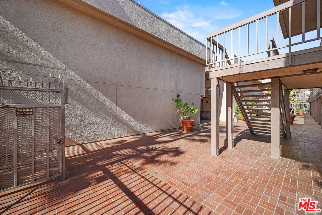 15207 Magnolia Blvd Unit: 116