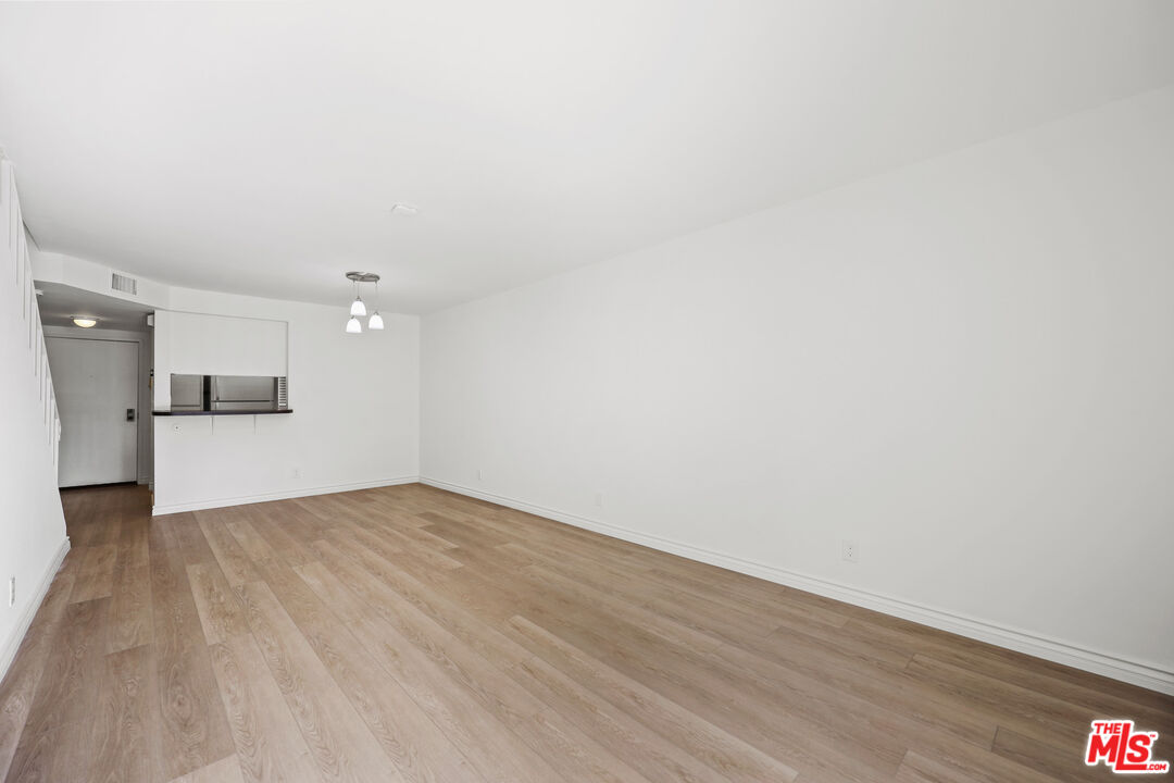 15207 Magnolia Blvd Unit: 116