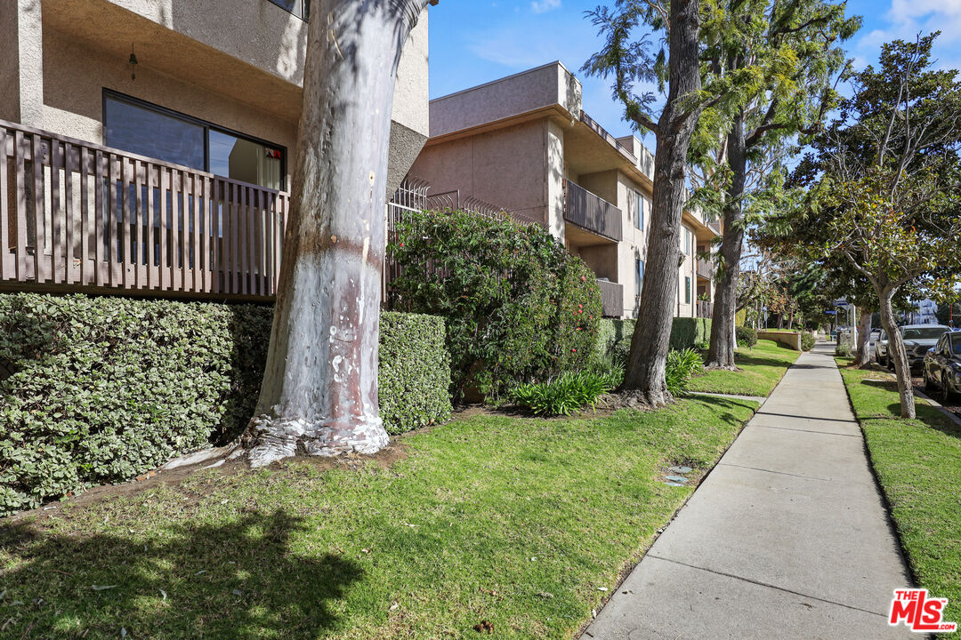 15207 Magnolia Blvd Unit: 116