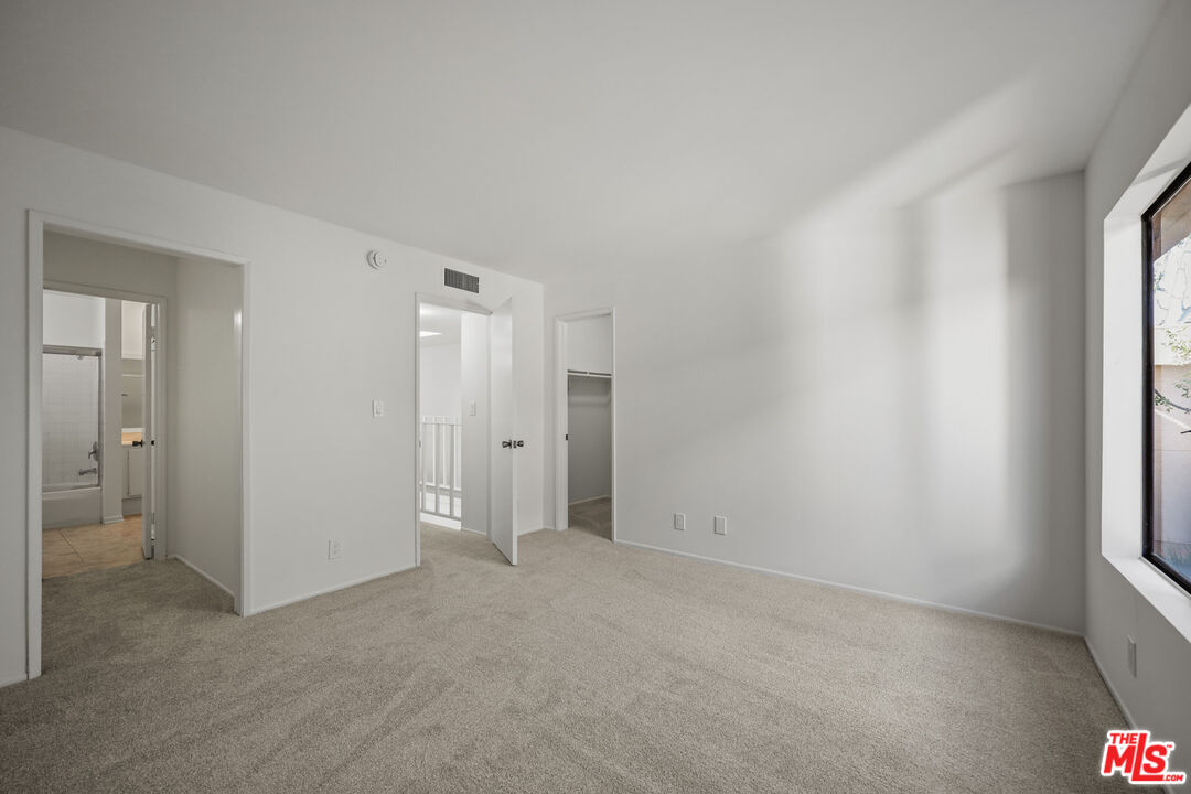 15207 Magnolia Blvd Unit: 116