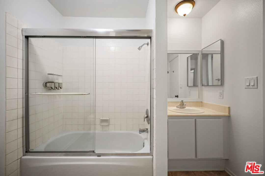 15207 Magnolia Blvd Unit: 116