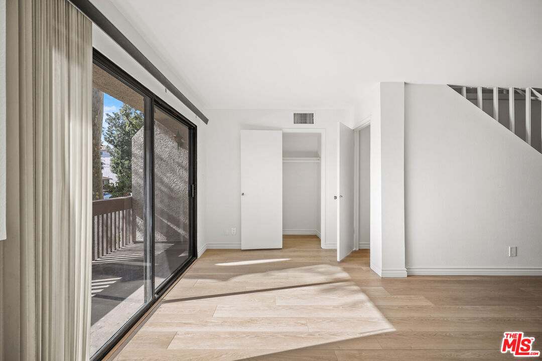 15207 Magnolia Blvd Unit: 116