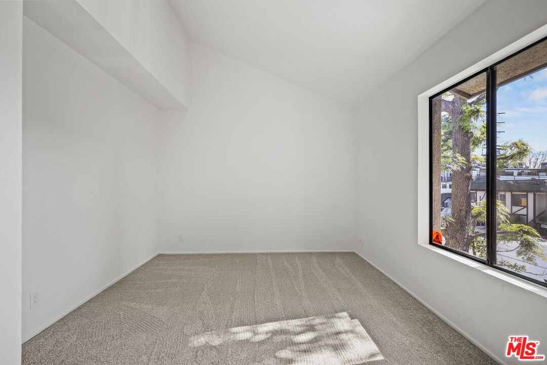 15207 Magnolia Blvd Unit: 116