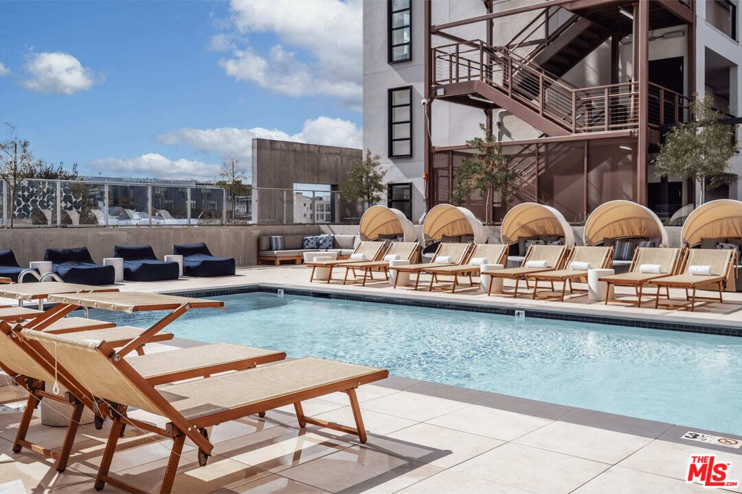 6933 Santa Monica Blvd Unit: 112