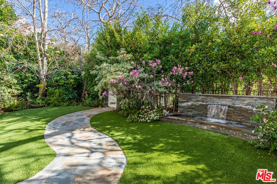 1149 Amalfi Dr