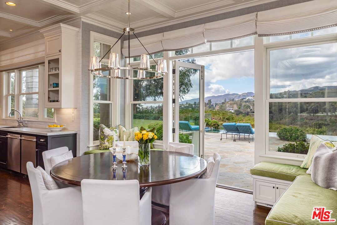 1149 Amalfi Dr
