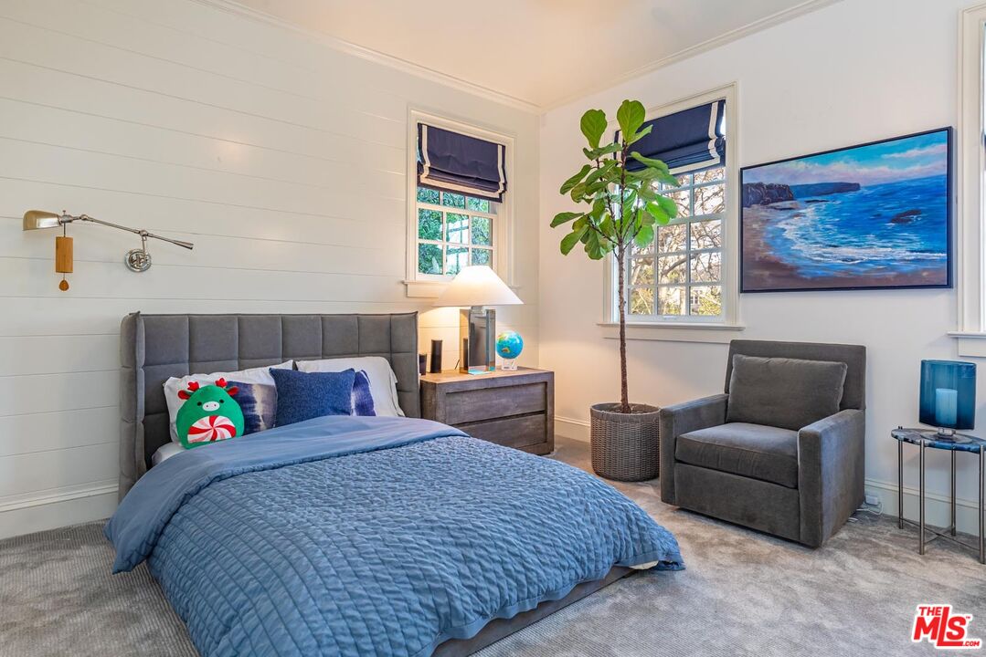 1149 Amalfi Dr