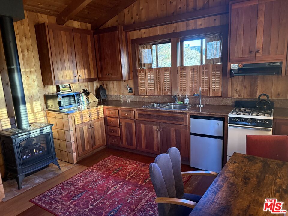 45340 Little Lake St Unit: A