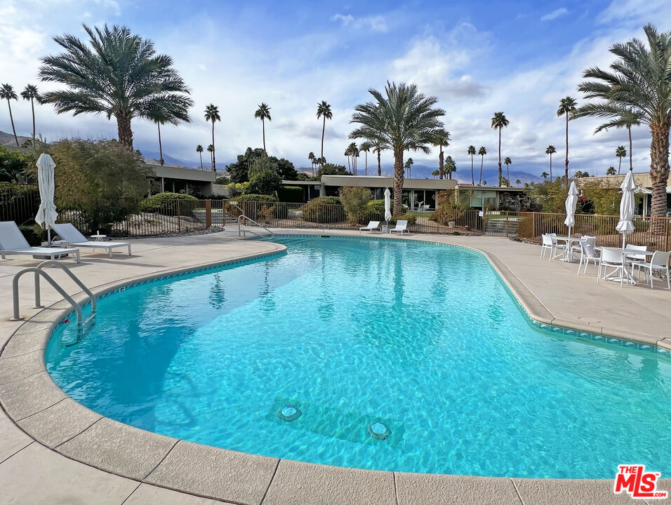 1020 Tamarisk West St