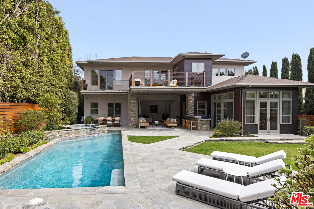 235 Oceano Dr