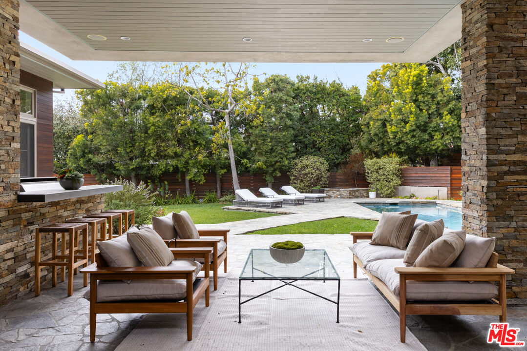 235 Oceano Dr