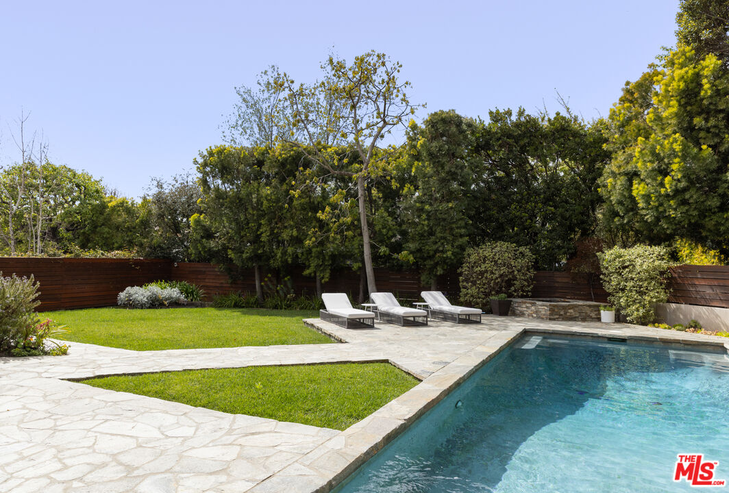 235 Oceano Dr