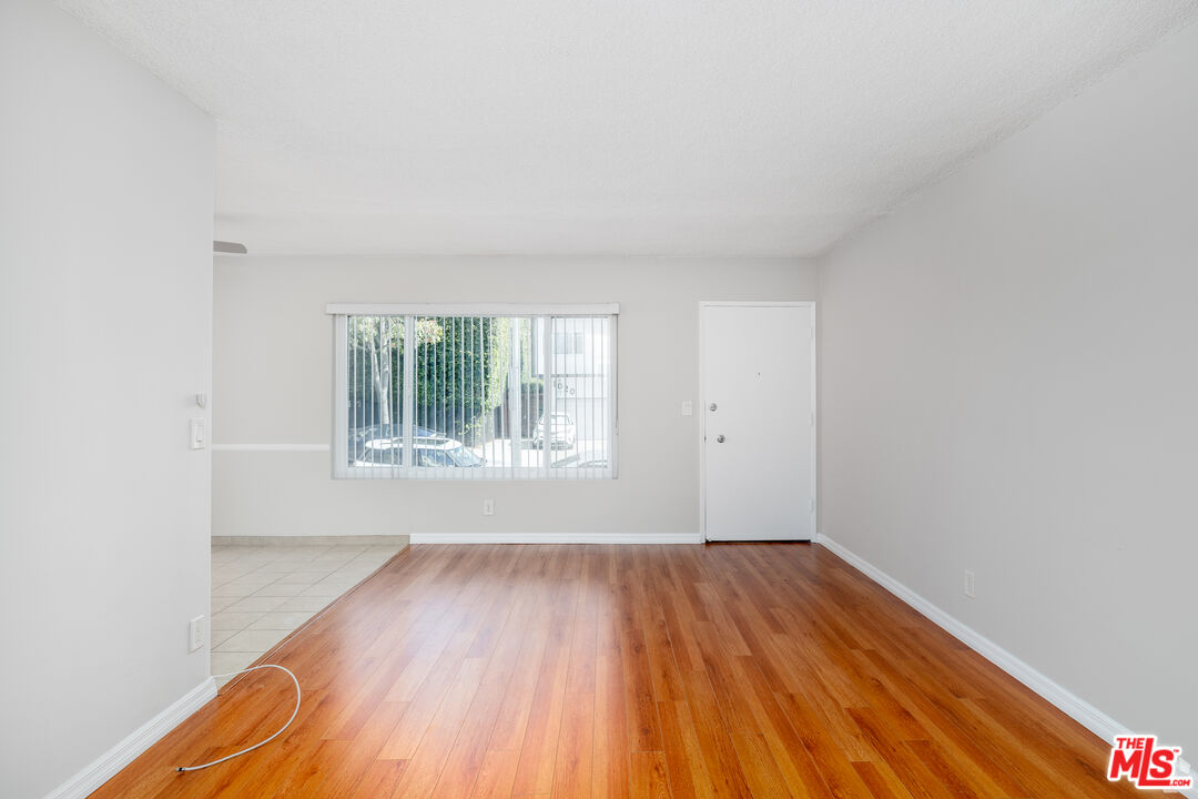 1023 N Laurel Ave Unit: 2