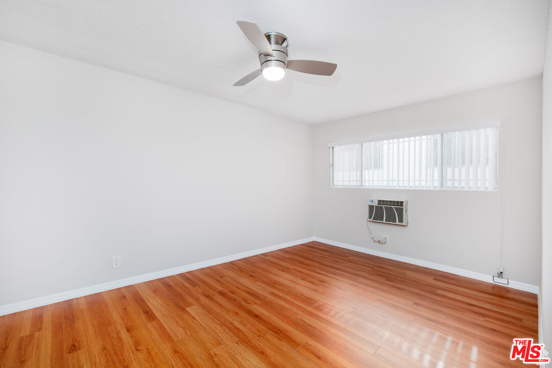 1023 N Laurel Ave Unit: 2