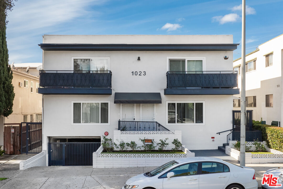 1023 N Laurel Ave Unit: 2