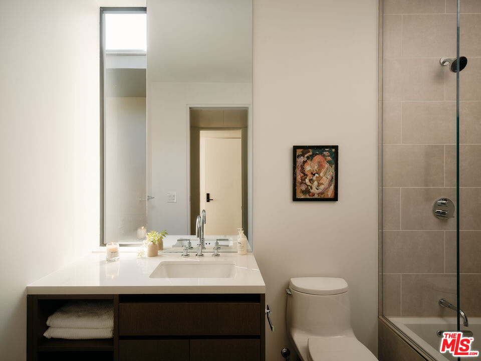 8899 Beverly Blvd Unit: 7
