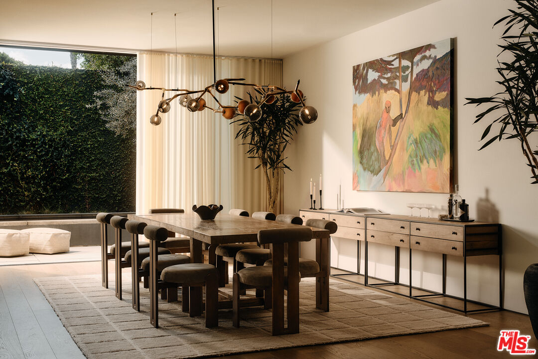 8899 Beverly Blvd Unit: 7
