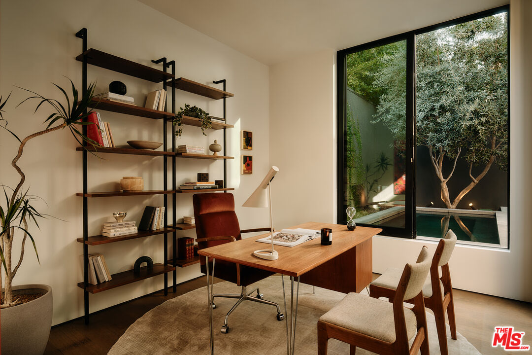 8899 Beverly Blvd Unit: 7