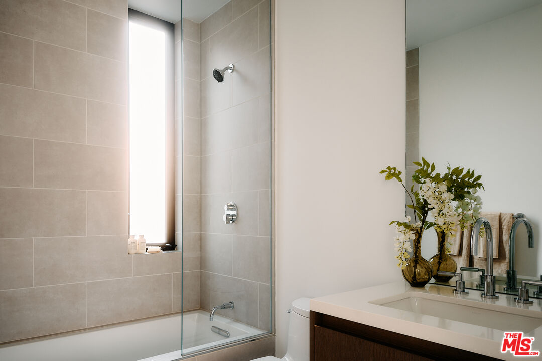 8899 Beverly Blvd Unit: 7