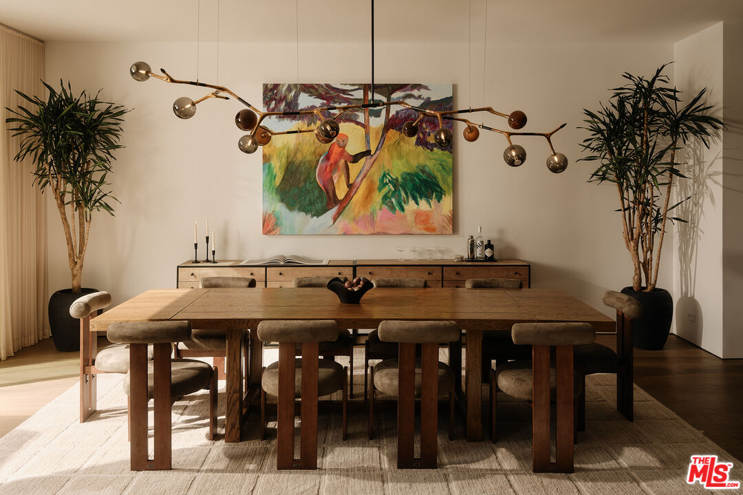 8899 Beverly Blvd Unit: 7