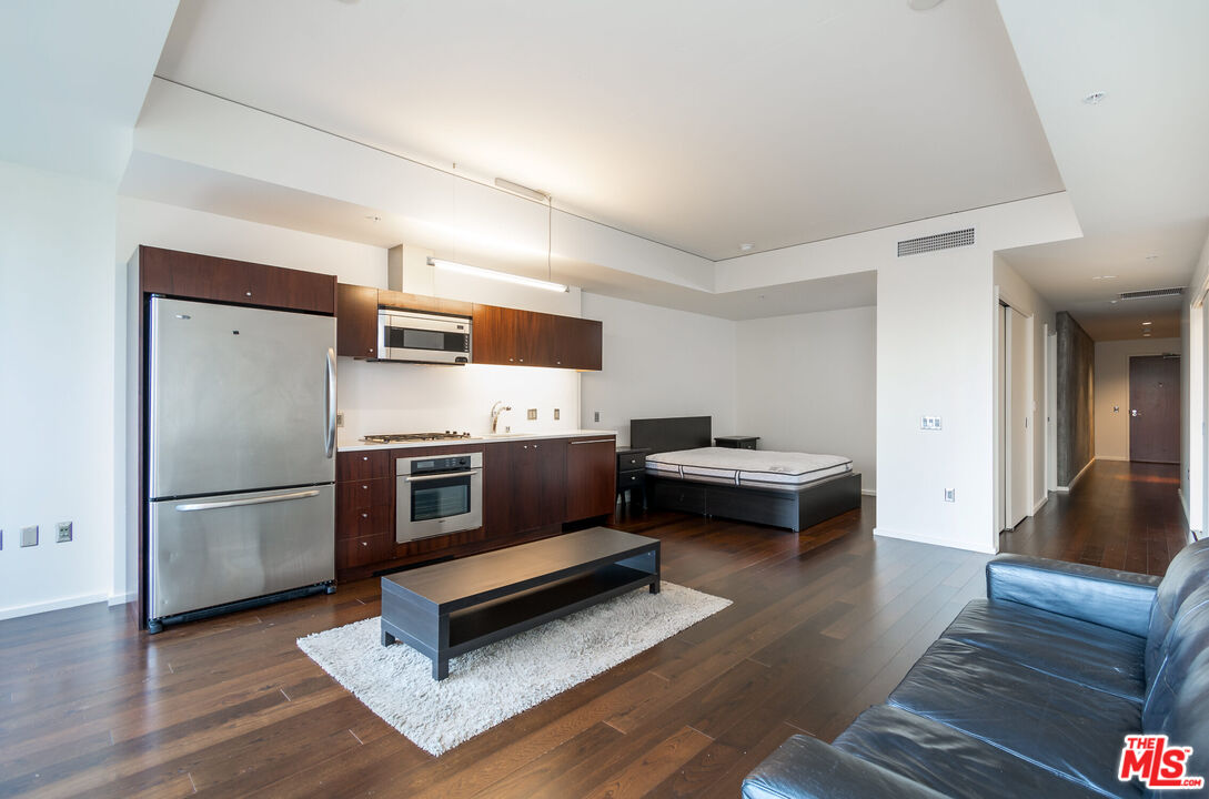 1155 S Grand Ave Unit: 713