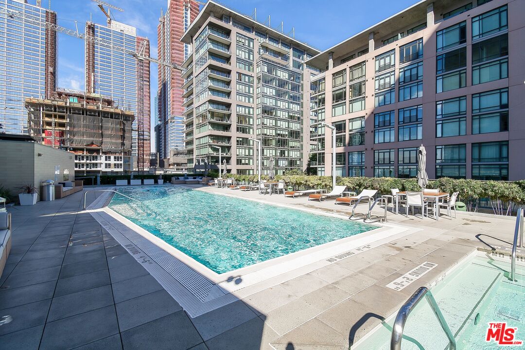 1155 S Grand Ave Unit: 713