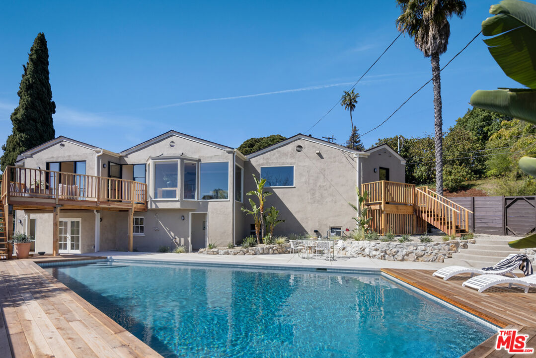 3236 Waverly Dr