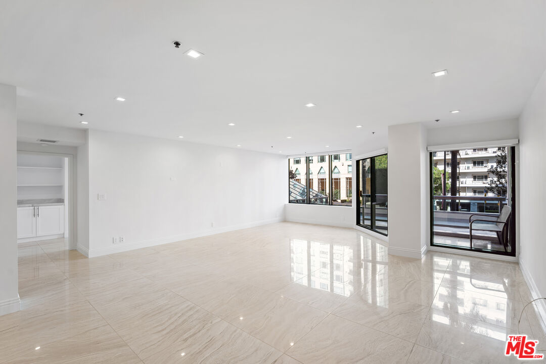 10724 Wilshire Blvd Unit: 206