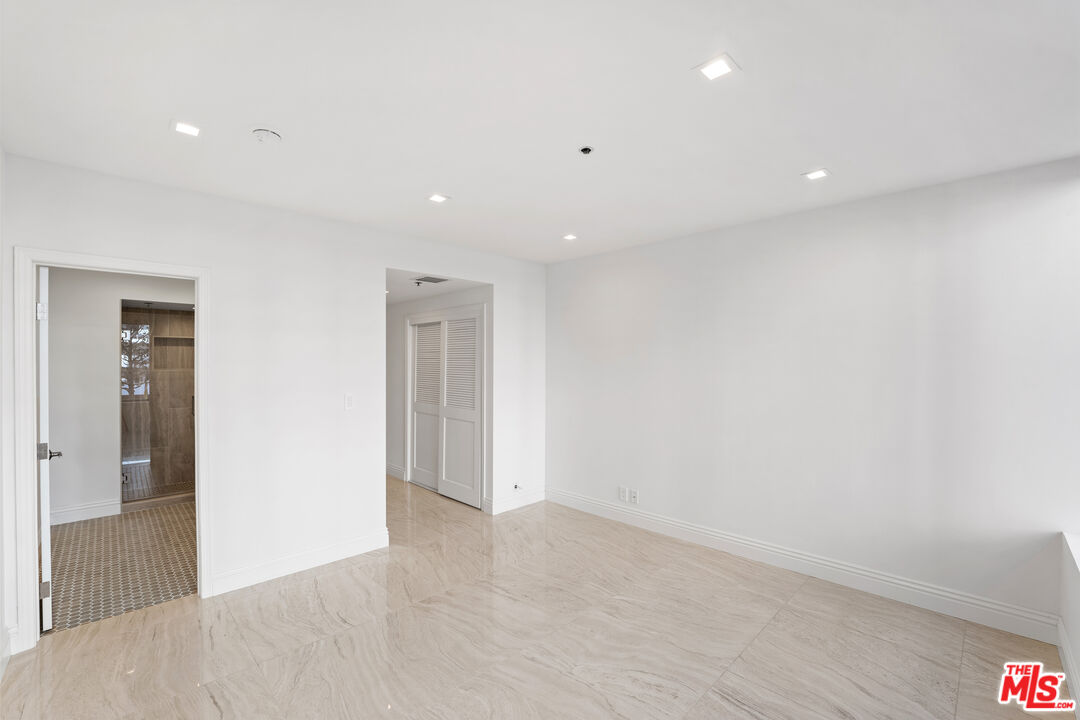 10724 Wilshire Blvd Unit: 206