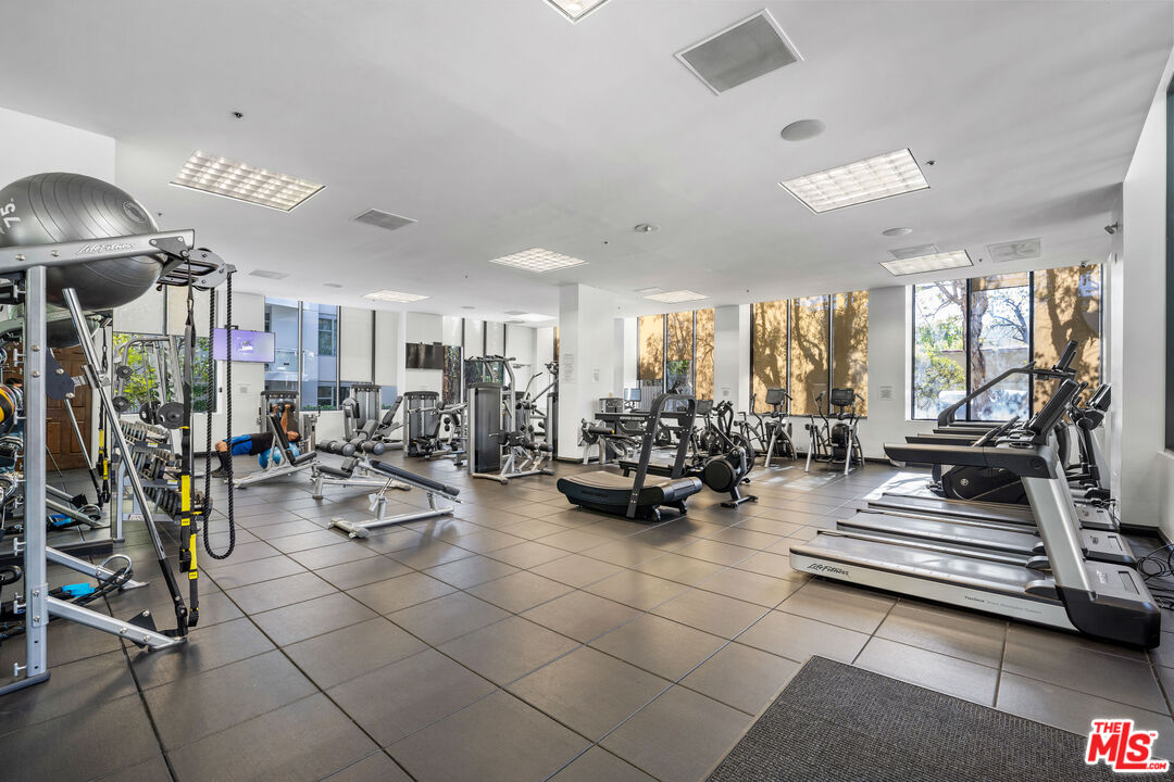 10724 Wilshire Blvd Unit: 206