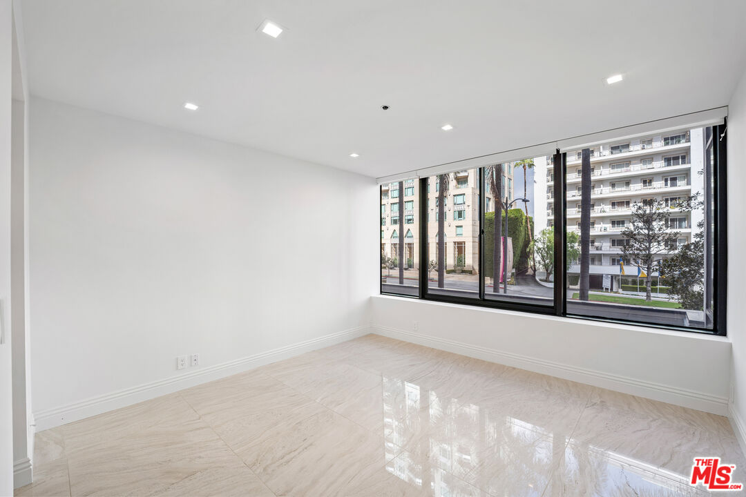 10724 Wilshire Blvd Unit: 206