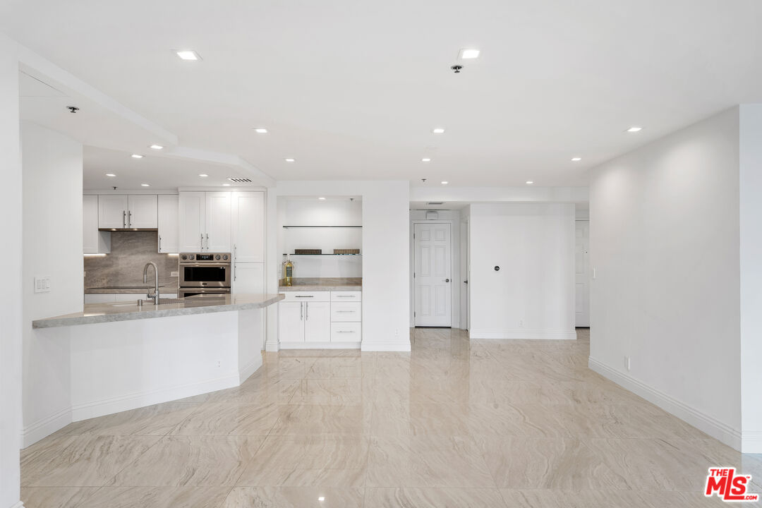 10724 Wilshire Blvd Unit: 206