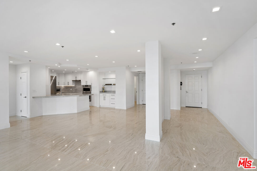 10724 Wilshire Blvd Unit: 206