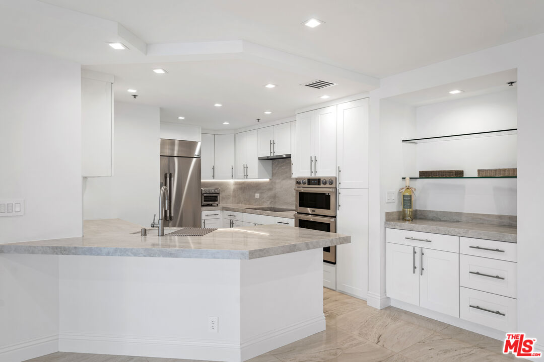 10724 Wilshire Blvd Unit: 206