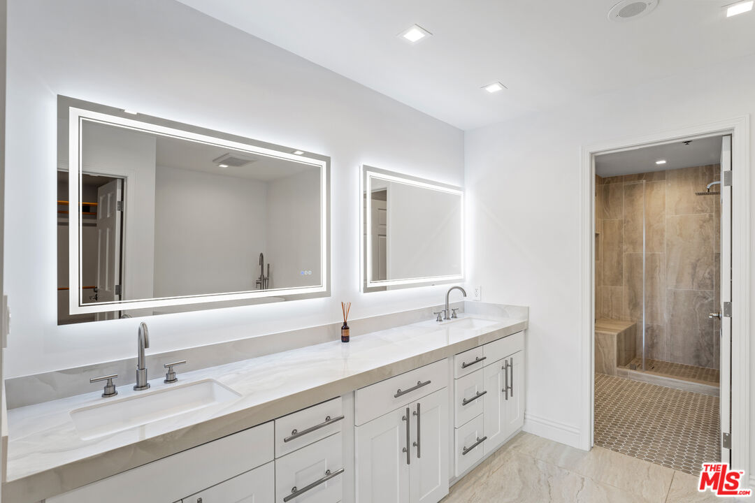 10724 Wilshire Blvd Unit: 206